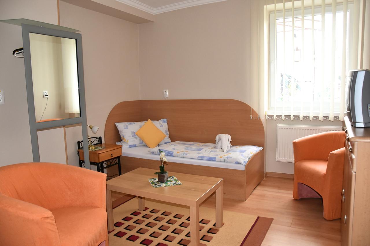 Hotel Banik Handlová Εξωτερικό φωτογραφία